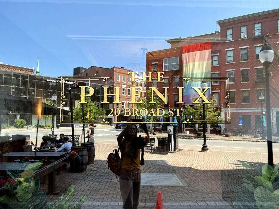 The Phenix Historic Dtwn Hotel, King Bed, Room # 309 バンゴー エクステリア 写真